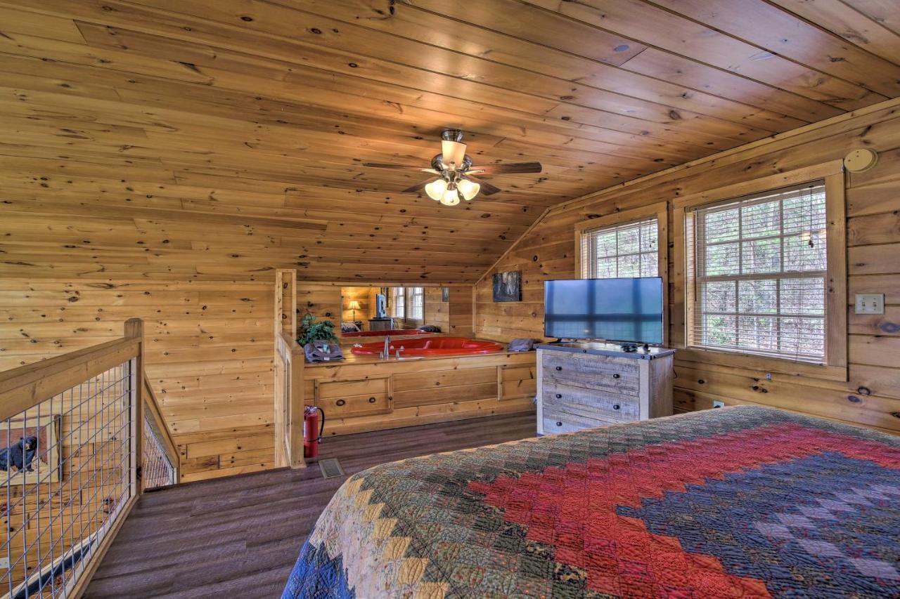 Gatlinburg Cabin With Pool Table And Hot Tub! Bagian luar foto