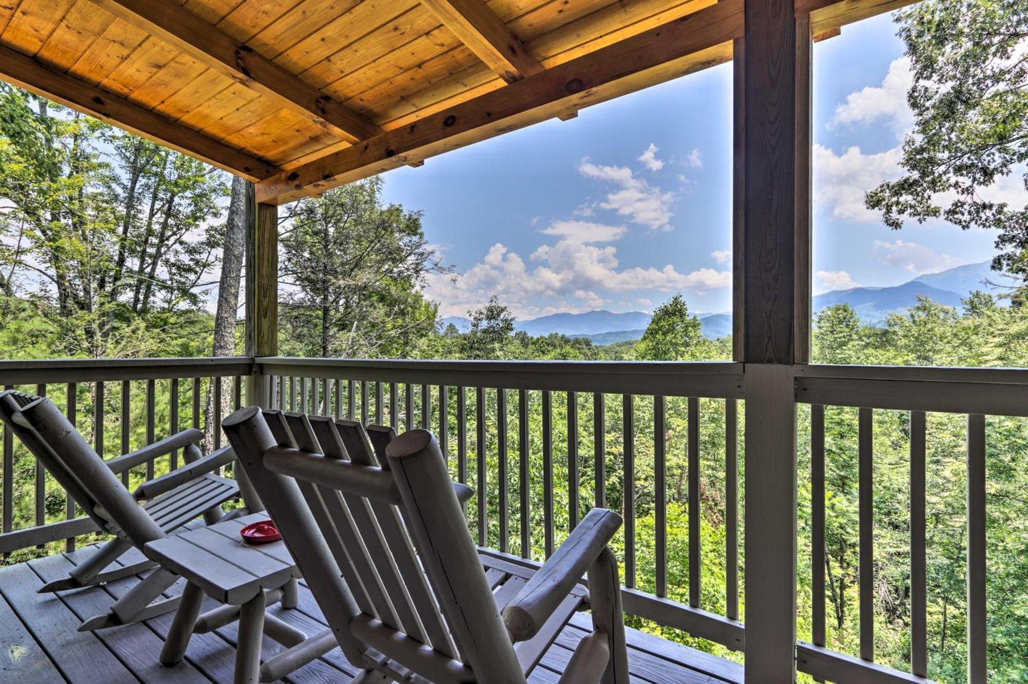 Gatlinburg Cabin With Pool Table And Hot Tub! Bagian luar foto